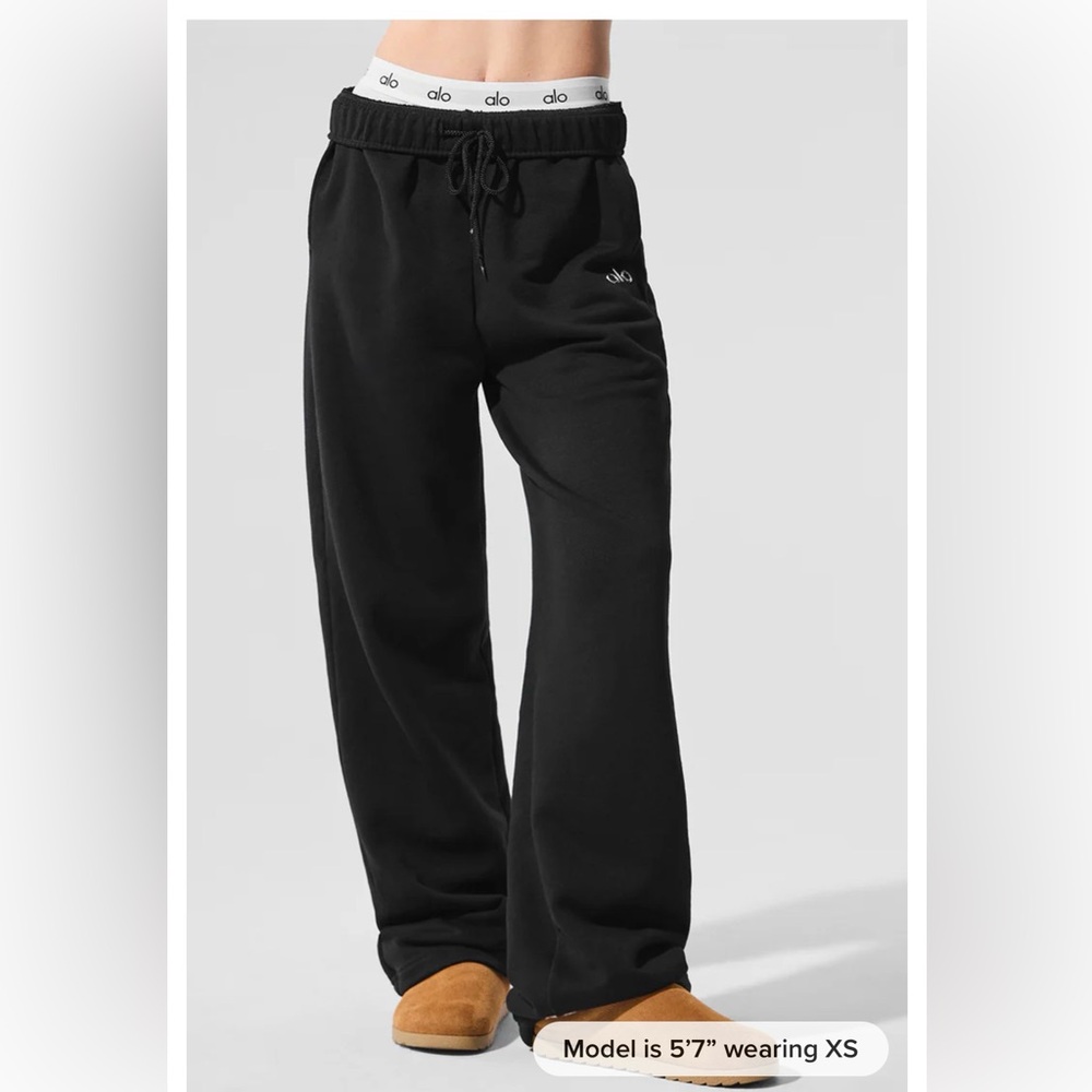 ALO Yoga Accolade Straight Leg Sweatpants